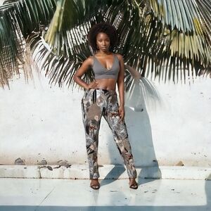 Women Capris Jules&Leopold Tan Floral Print Slimming Fitted Pull On Capri Pants